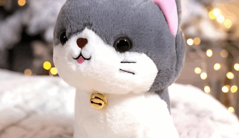 Real Cat vs. Cat Soft Toy – Can You Tell the Difference?